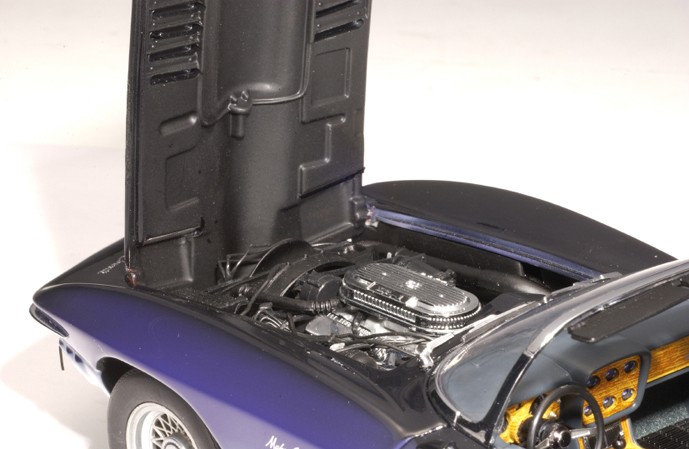 AUTOart 1:18 Scale Chevrolet Corvette Mako Shark 1961 Mako Shark