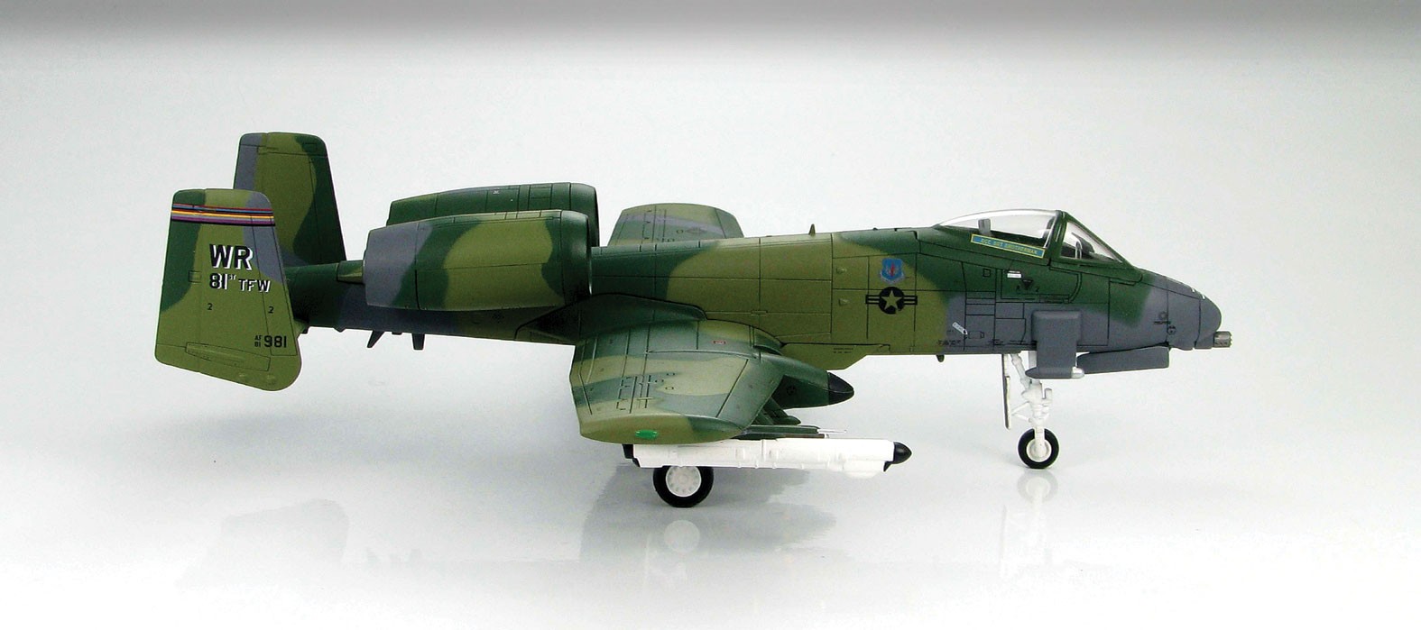 Hobby Master A-10 Thunderbolt II 1/72 die-cast model ezToys