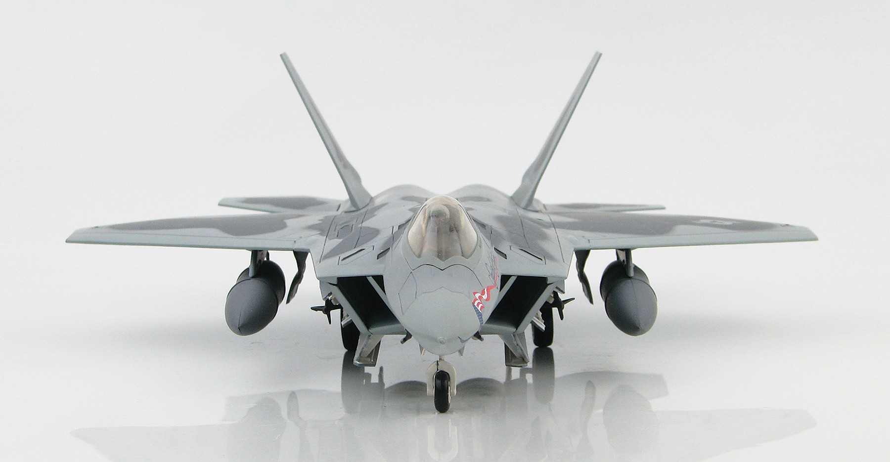 Hobby Master 1:72 Air Power Series F-22A Raptor 01 “Spirit of