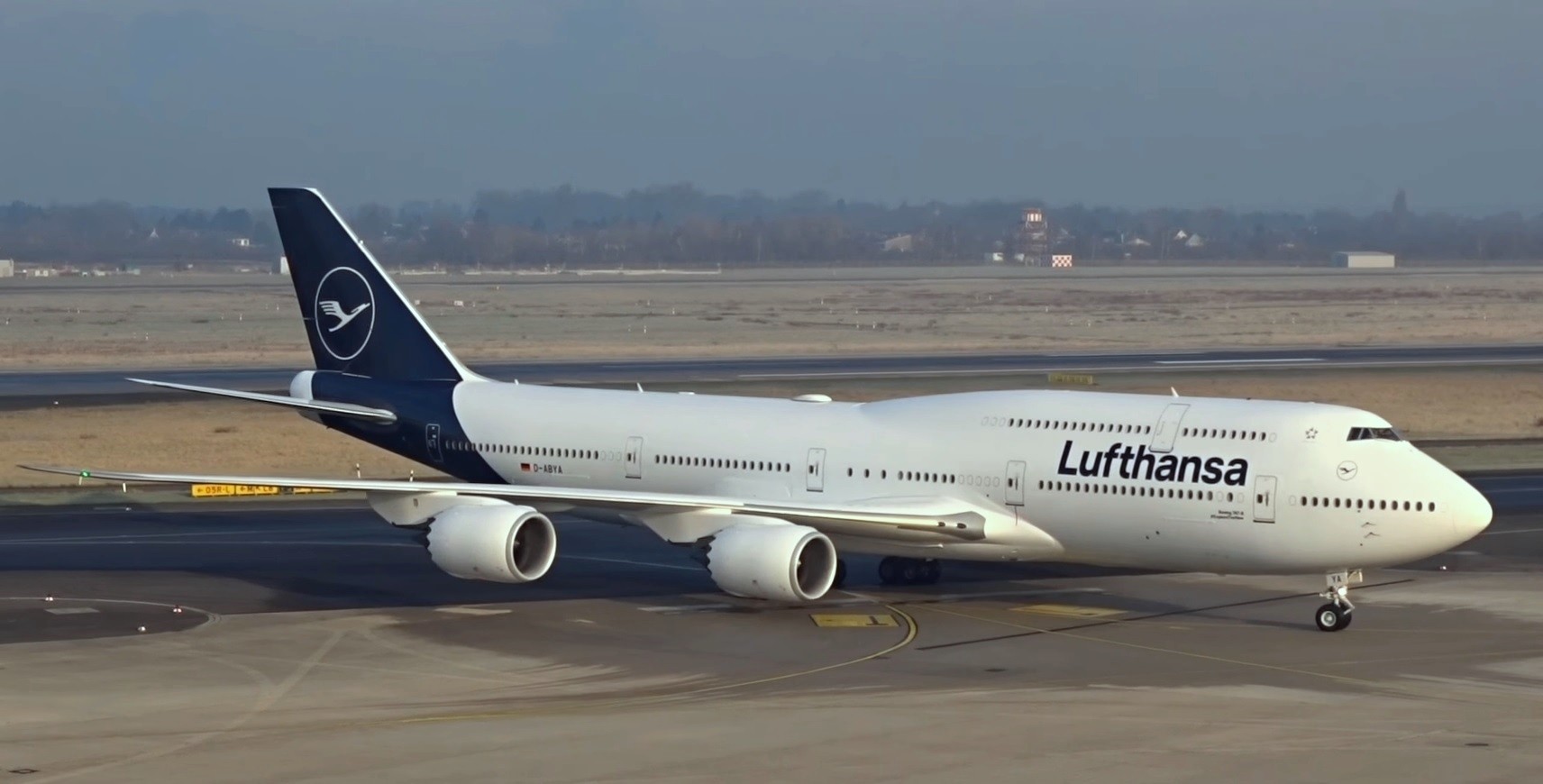 Lufthansa Boeing 747-8i New Livery D-ABYA G2DLH741 Gemini Scale 1