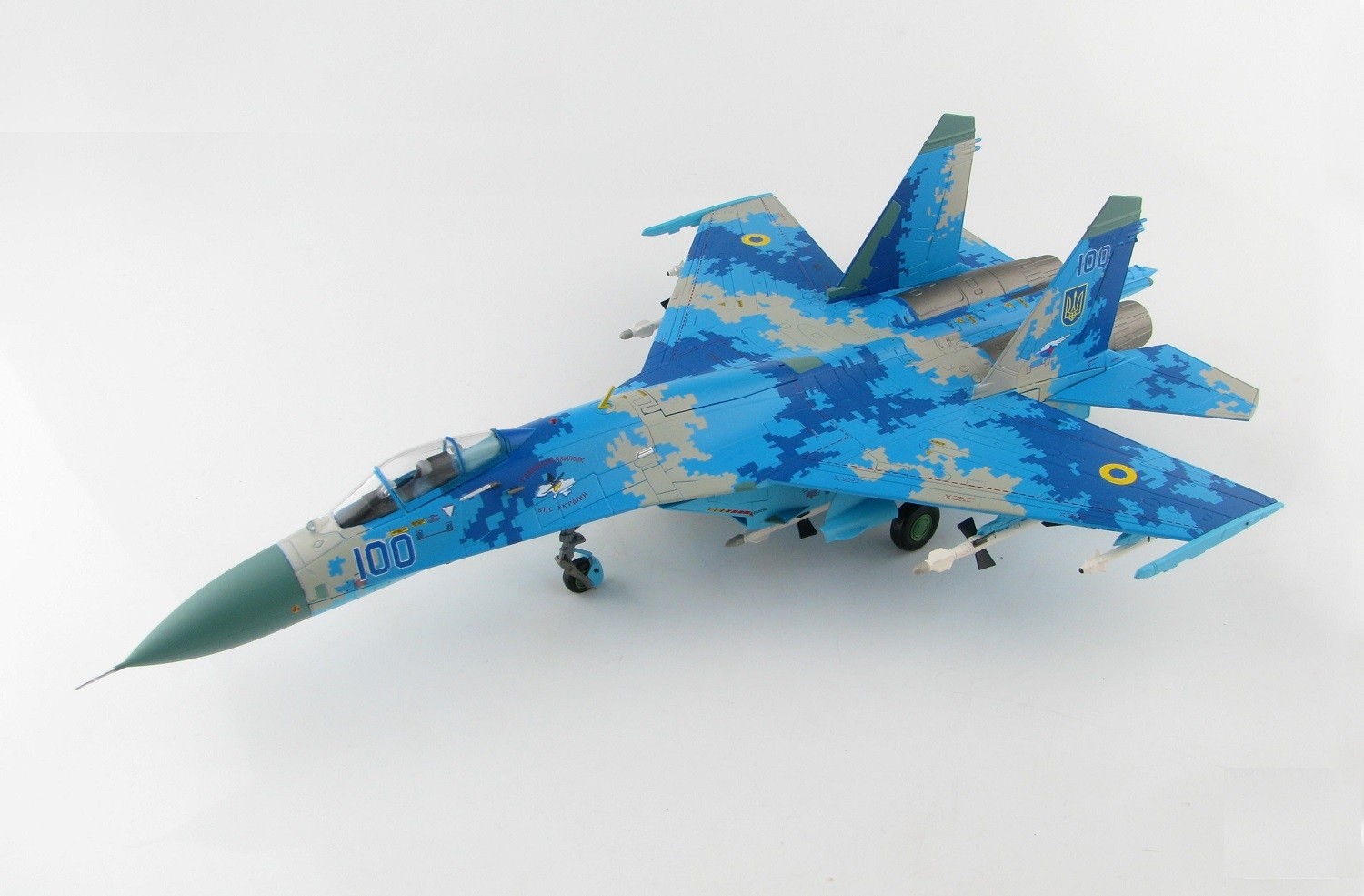 Su-27 Flanker-B Ukrainian Air Force die-cast Hobby Master HA6010