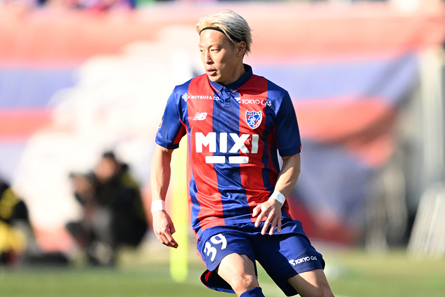 FC東京、FW仲川輝人が無念の負傷交代 前半34分でピッチを退く