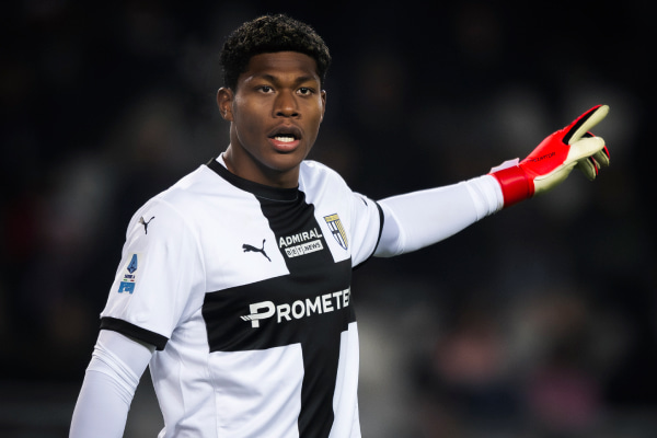 セリエAで最も…」若き大器、鈴木彩艶の現在地。日本代表での批判から約