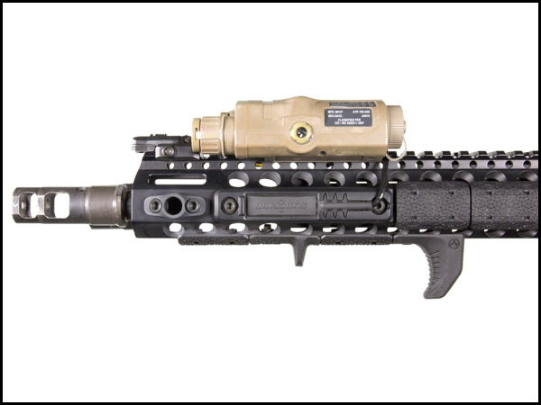 MAGPUL：M-LOK テープスイッチ マウントプレート Surefire ST リモート