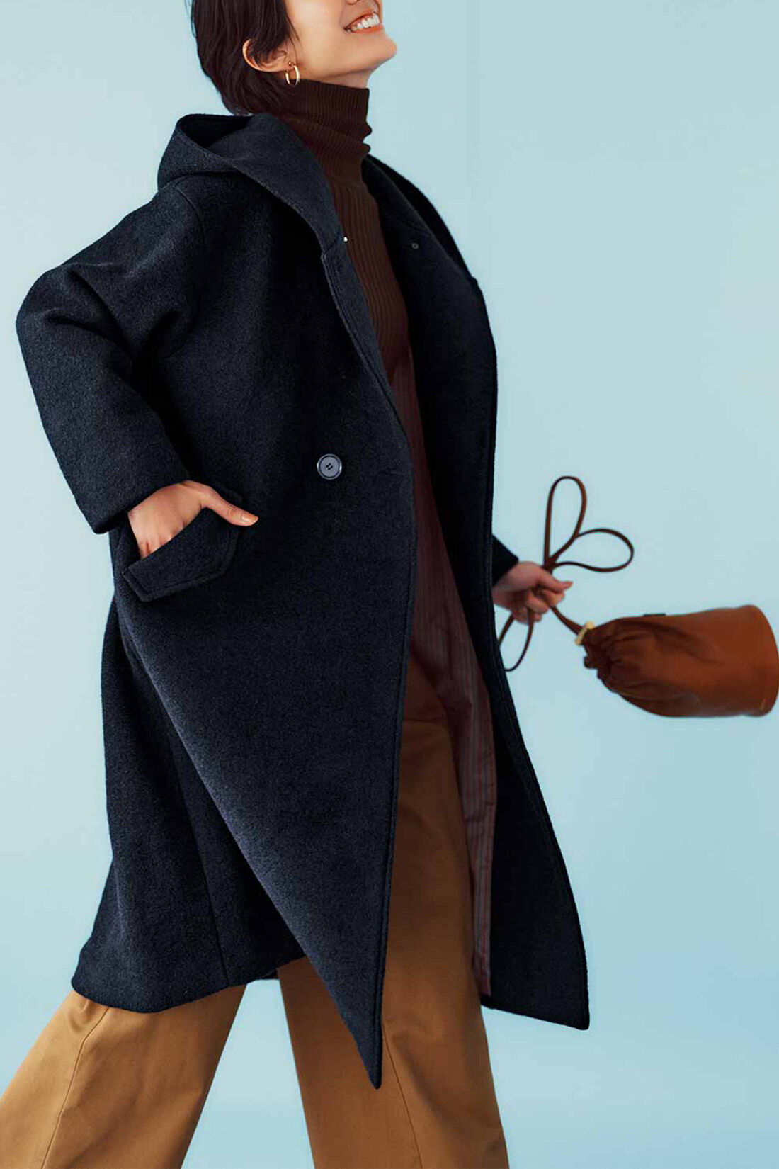 IEDIT[イディット] ウール混スライバー素材で軽やか 大きめボタンの小