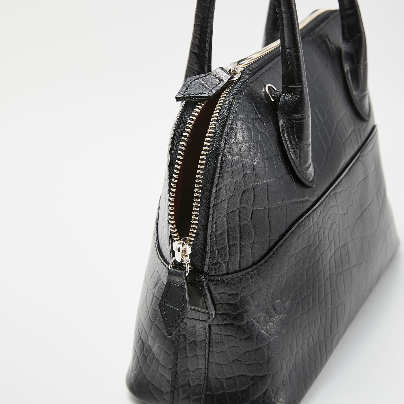 LX 大人女性の理想を込めた 本革クロコ型押しブガッティバッグ