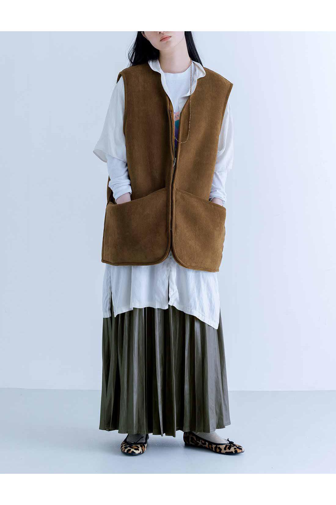 MEDE19F リバーシブルフェイクファーベスト〈アンバーブラウン