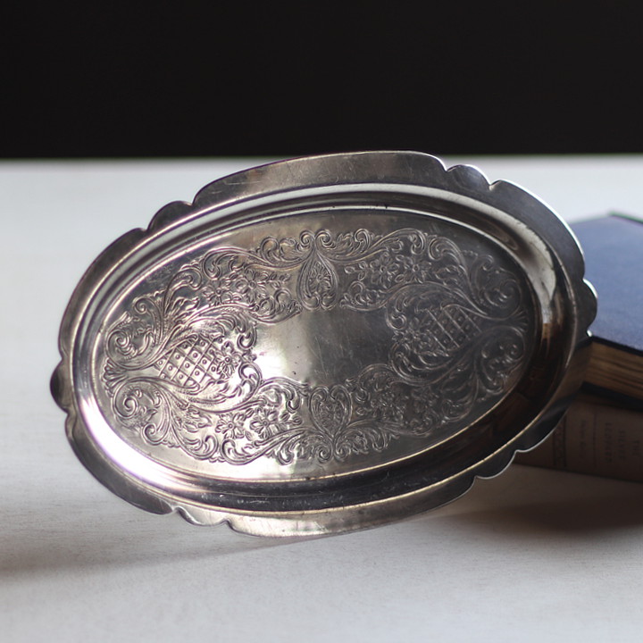 英国イギリス製ヴィンテージシルバープレートトレー彫刻装飾エングレー