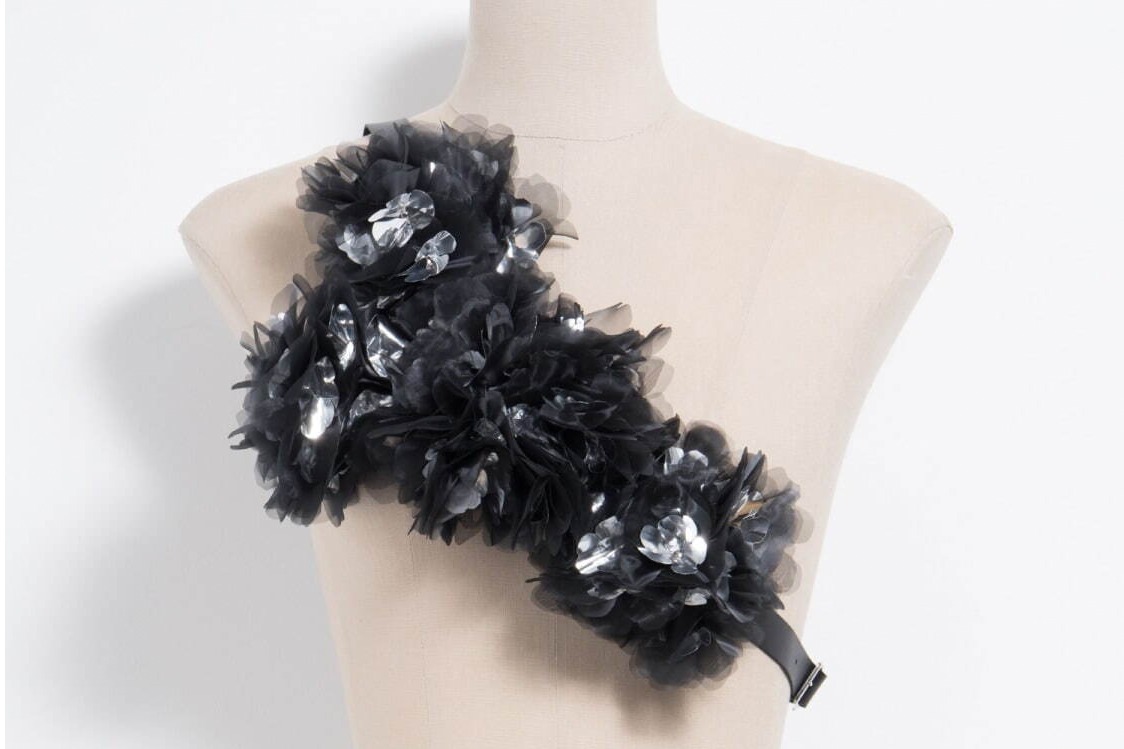 ノワール ケイ ニノミヤの伊勢丹新宿店限定ハーネス、オーガンジーと