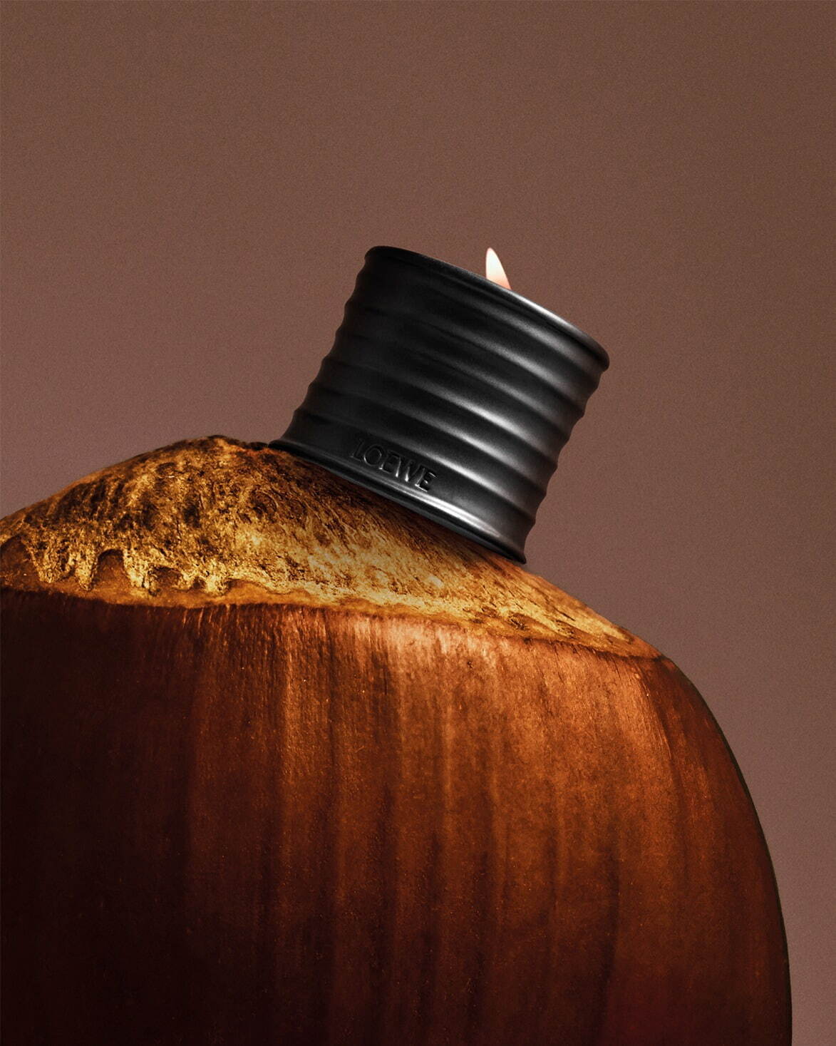 ロエベ フレグランスに「ヘーゼルナッツ」「マッシュルーム」の新たな