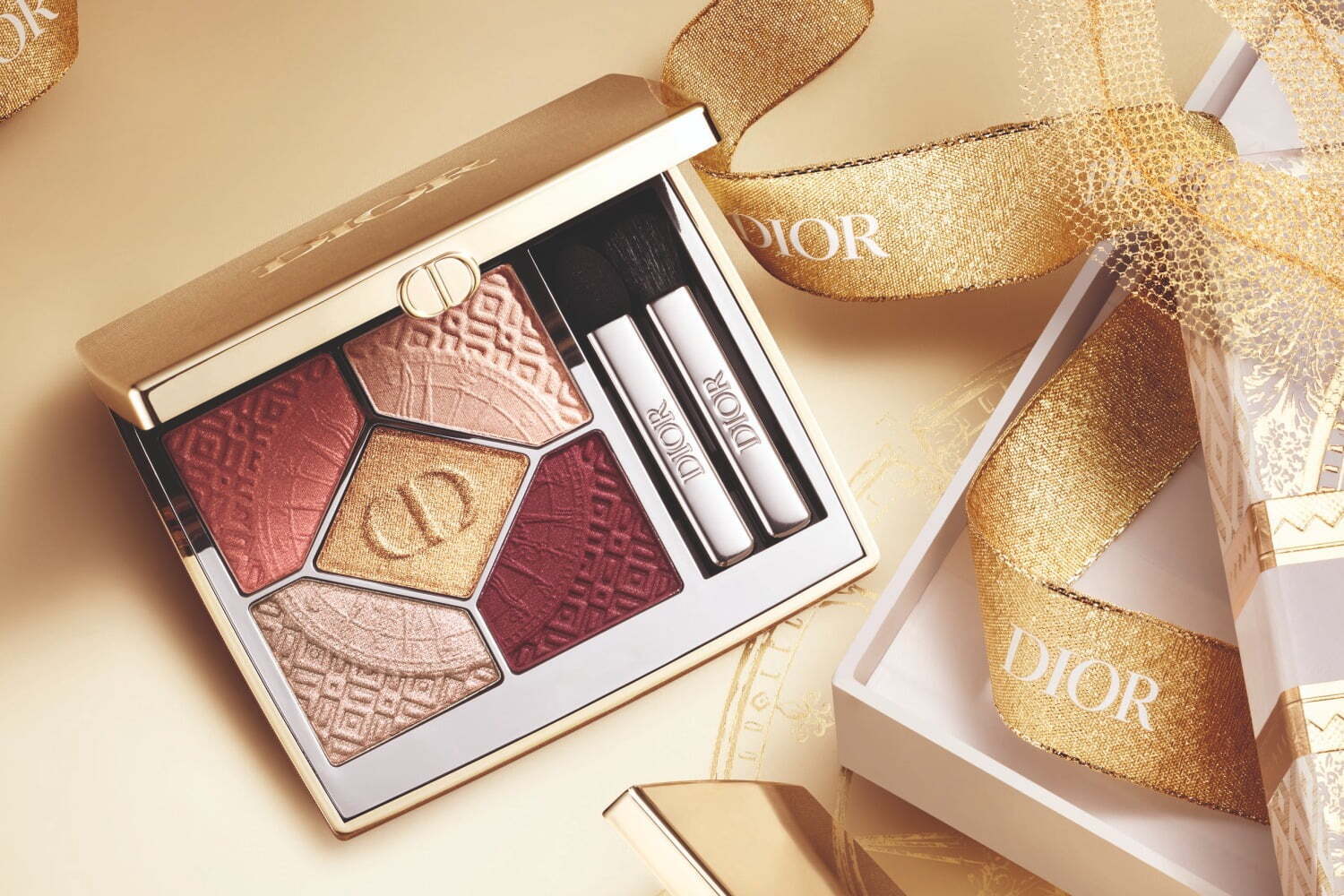 ディオール24年クリスマスコスメ第2弾、「黄金の舞踏会」着想アイパレ