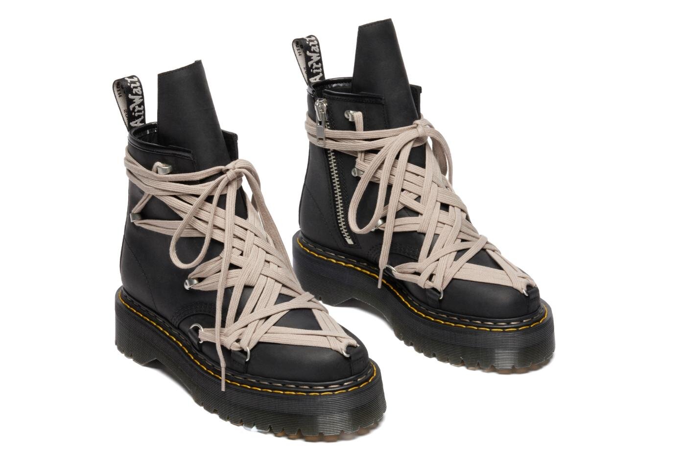 ドクターマーチン×リック・オウエンス、“五芒星”シューレースの厚底