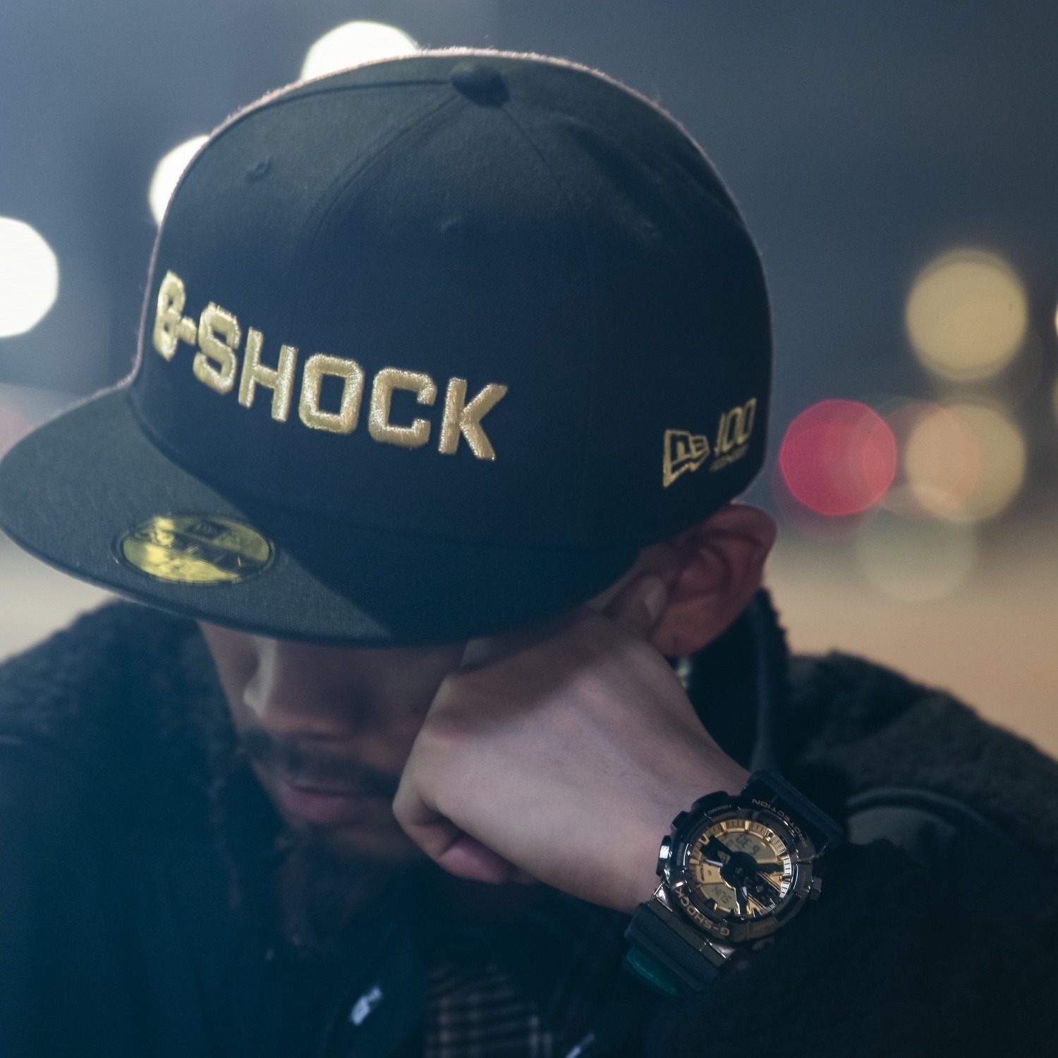 ニューエラ×G-SHOCK“バイザーステッカー”モチーフの腕時計、キャップ