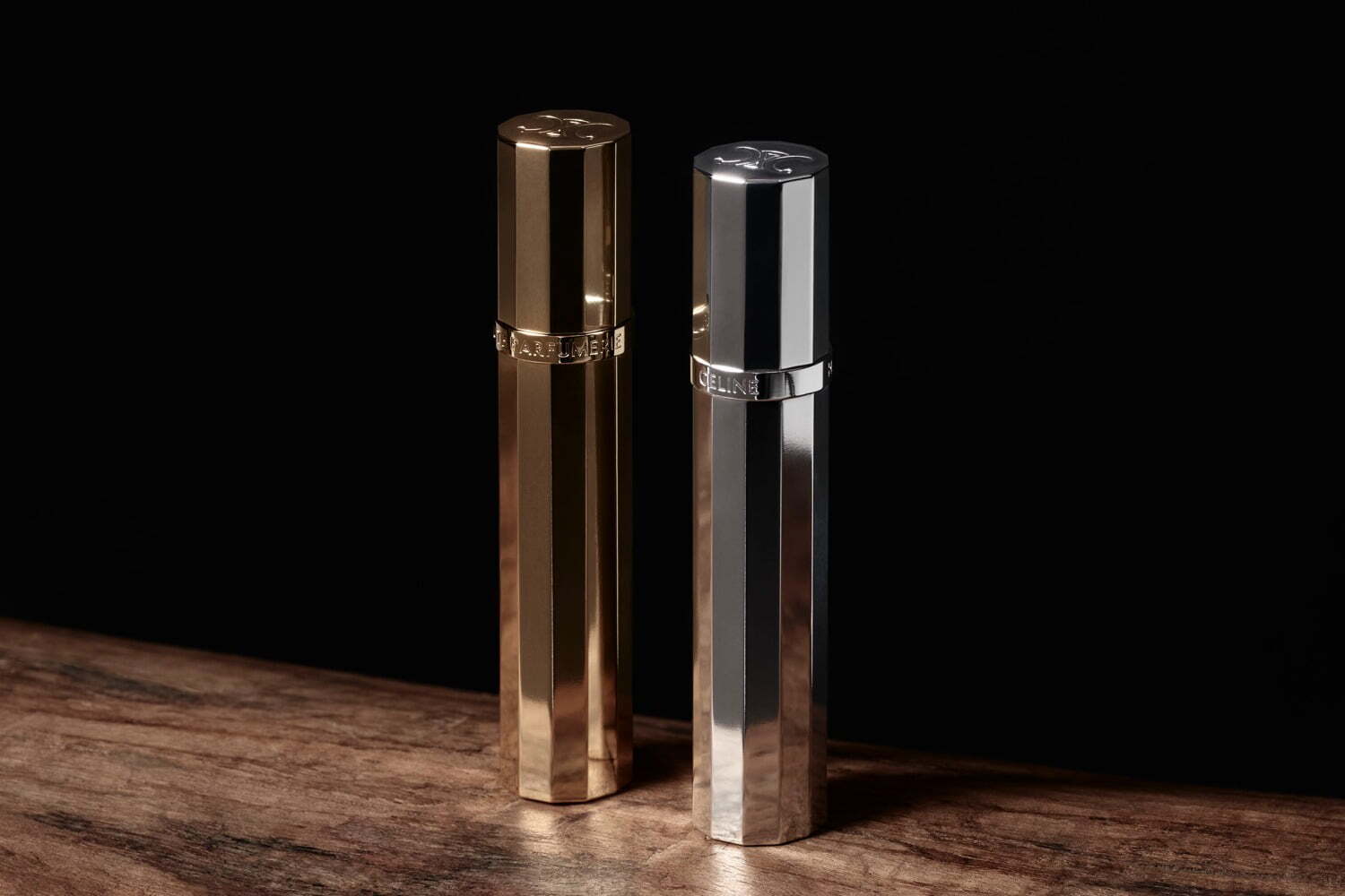 セリーヌ新トラベルスプレー、フレグランスの持ち運びに便利な