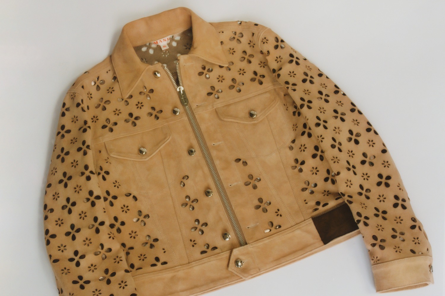 エム エー エス ユー“花柄”レザージャケットのピーナッツカラー