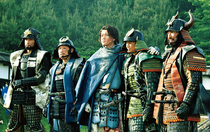 映画『信長協奏曲』小栗旬にインタビュー - 一人二役への挑戦、共演者