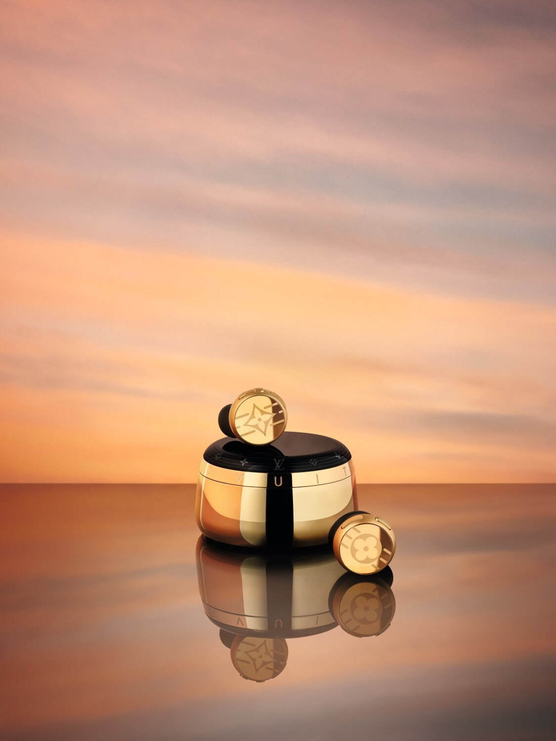 ルイ・ヴィトン新作“モノグラム”入りイヤホン「ホライゾン ライト