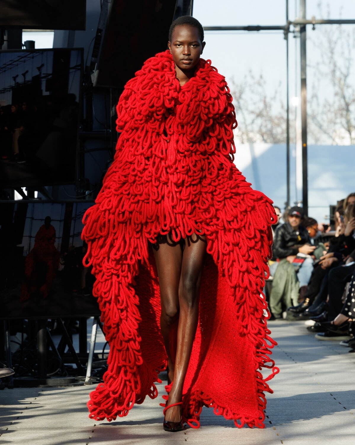 ステラ マッカートニー 2024-25年秋冬コレクション - 母なる地球の代弁