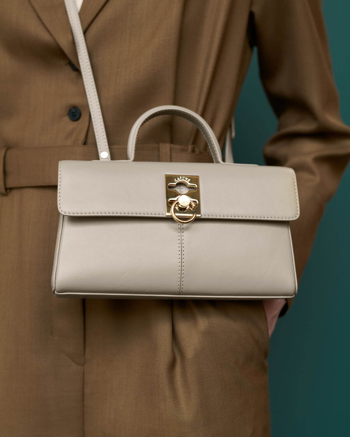 香港発・カフネの台形型ウィメンズバッグ「スタンス」に