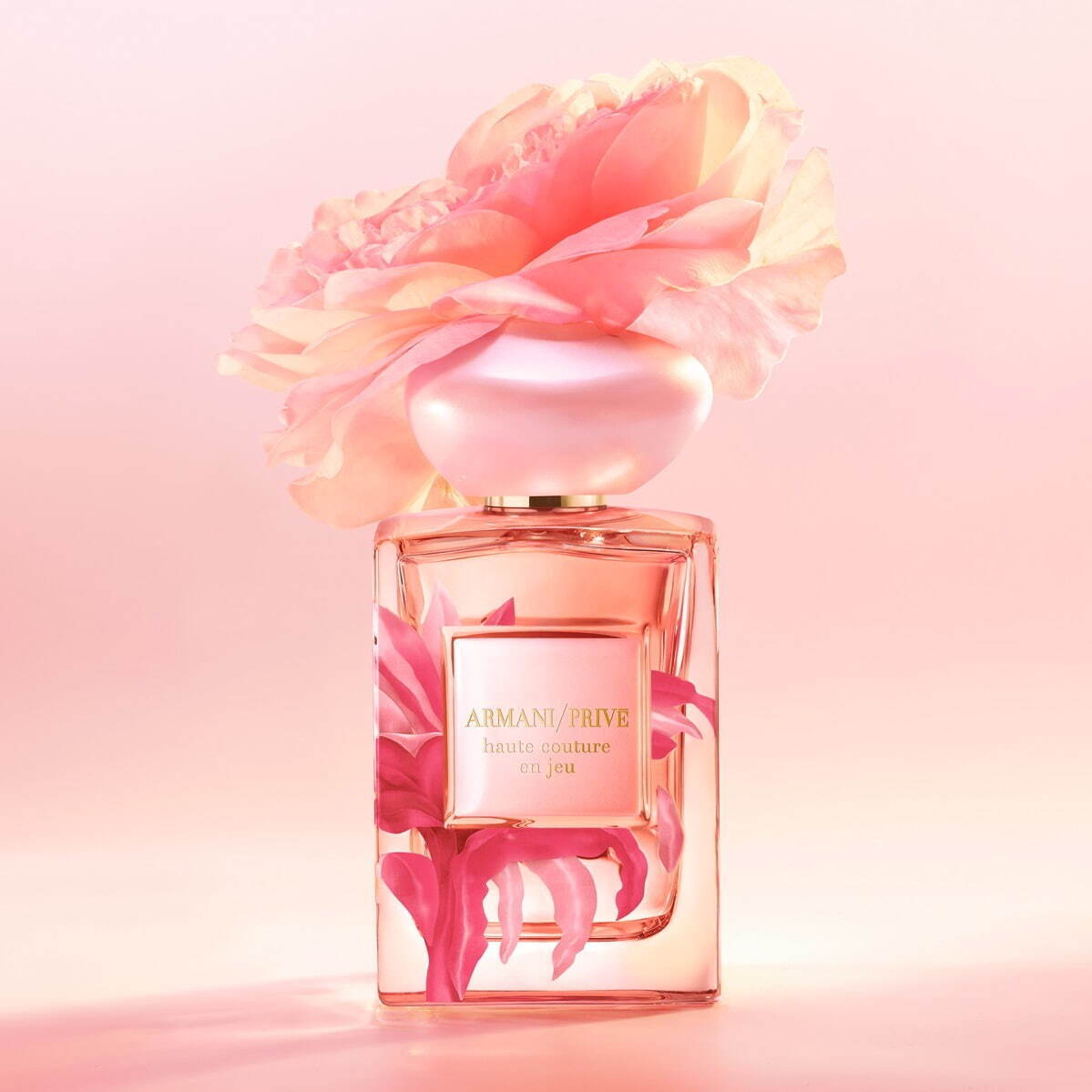 アルマーニ ビューティ25年春フレグランス、“エキゾチックな旅路”着想