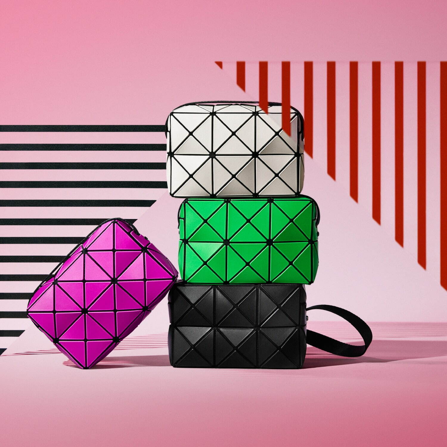 バオ バオ イッセイ ミヤケ24年秋冬バッグ、“直方体”ショルダーやマチ