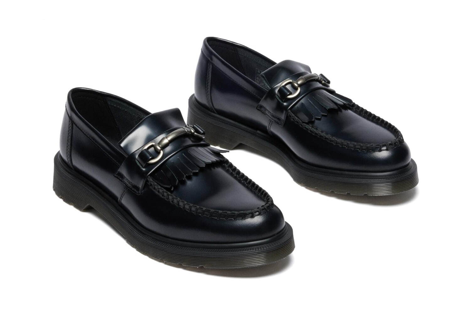 ドクターマーチンのローファー「エイドリアン」“レッド覗く”タッセル