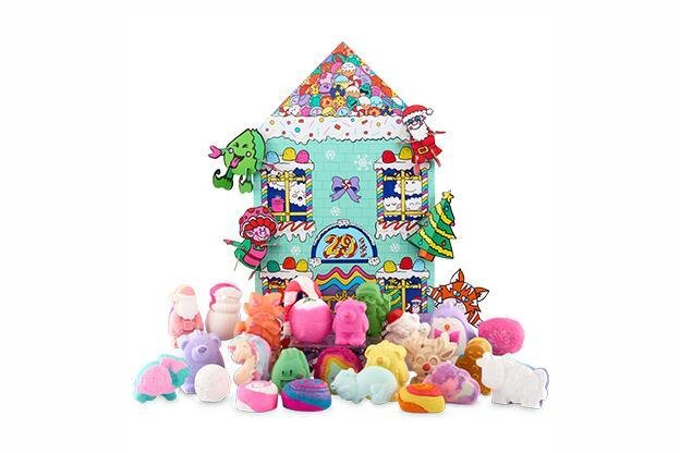 ラッシュ2025年クリスマスコフレ第1弾、クマ型バスボムなど‟全25品入り