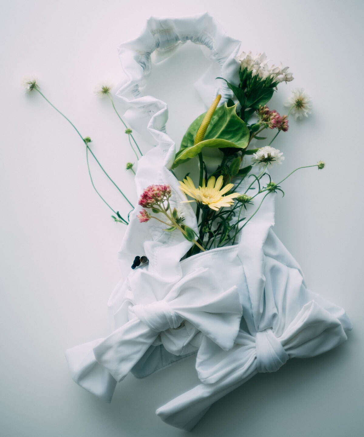 ミュベール×アウトドアプロダクツの「リボンバッグ」結べるリボンや