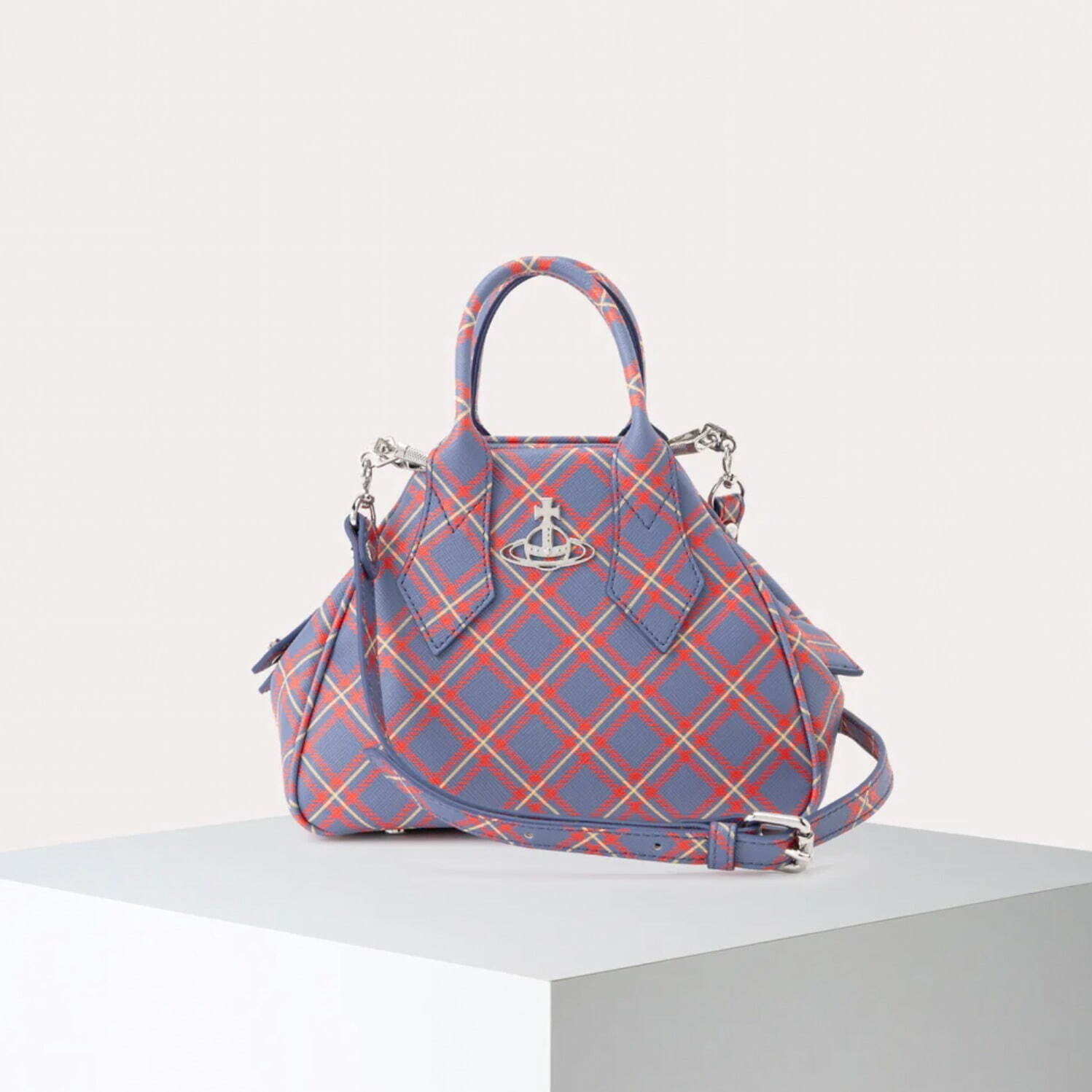 ヴィヴィアン・ウエストウッドの“タータンチェック柄”ハートバッグ