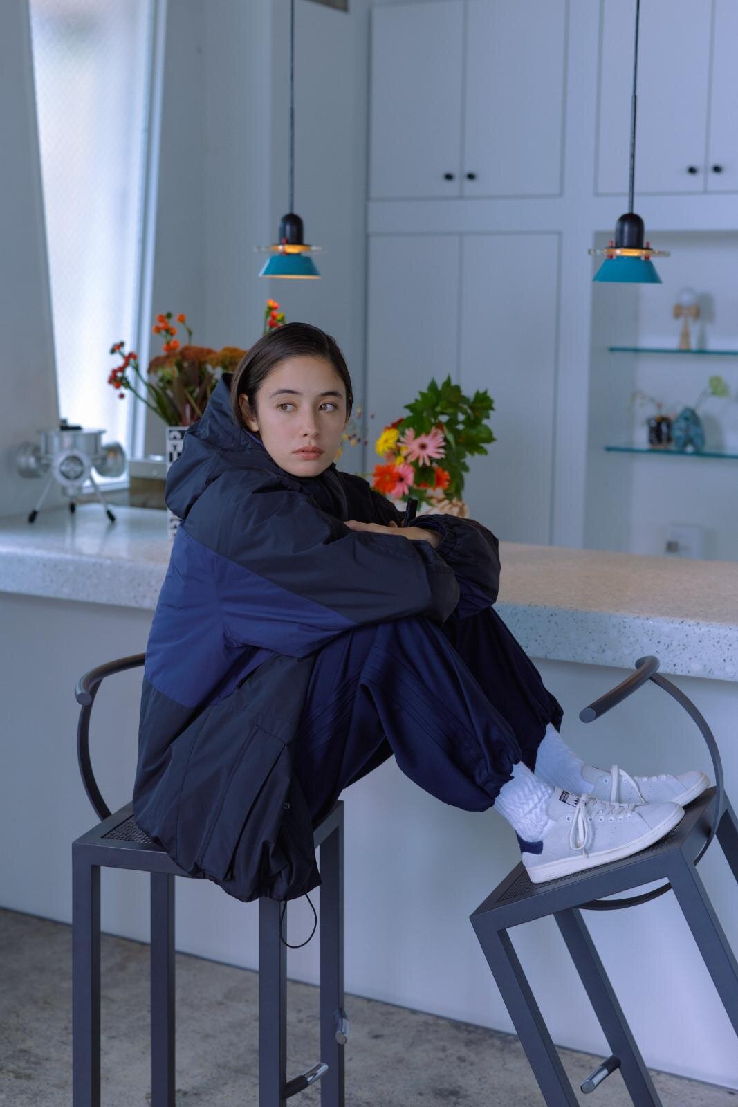 アディダス オリジナルス×「エブリワン」伊レザーのスニーカー