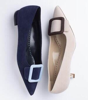 マノロ ブラニク”スクエアバックル”パンプス「メイセール」に日本限定