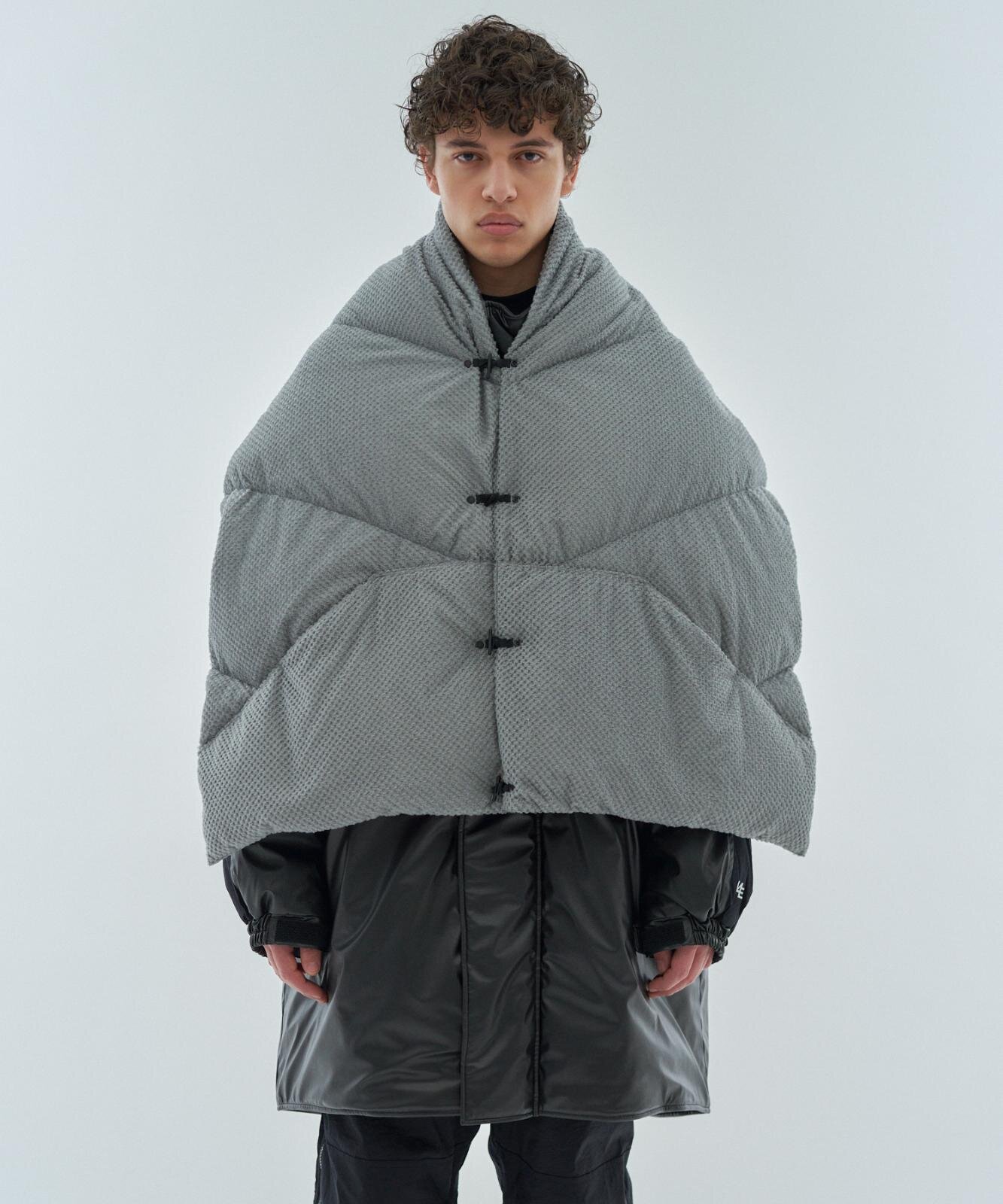 ナンガ×ミノトール インスト「M4E」ダウン ポンチョ マフラー、撥水