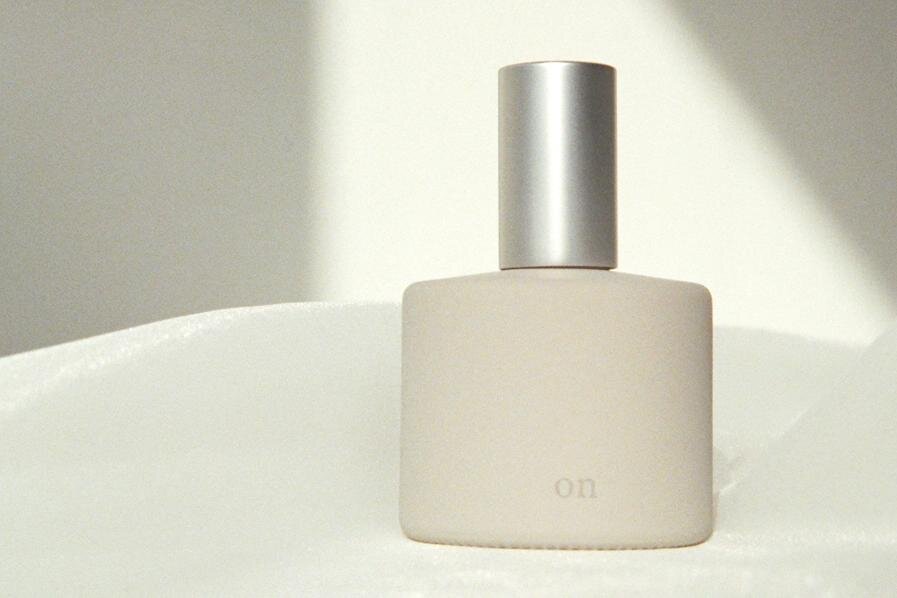 イソップ新作香水「グローム」休息時に広がる“幻想世界”から着想