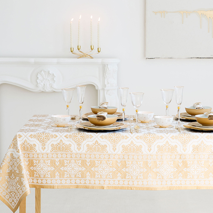 ZARA HOMEでクリスマスの食卓を楽しく - テーブルクロスやグラスなど