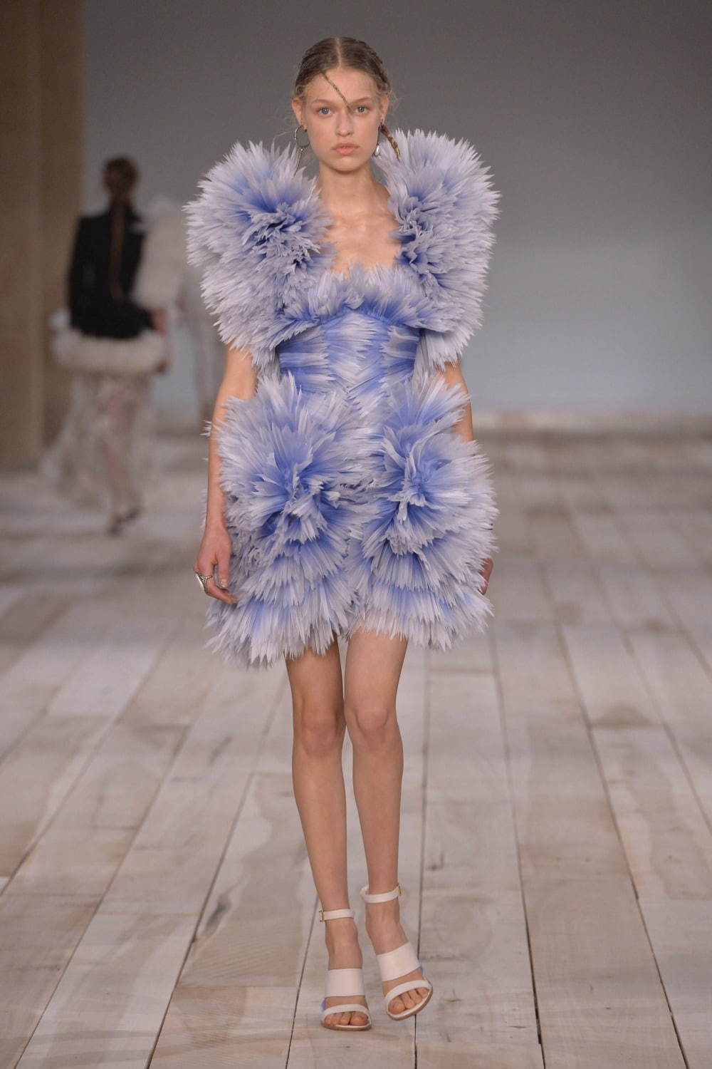 アレキサンダー・マックイーン 2020年春夏コレクション - 洋服と