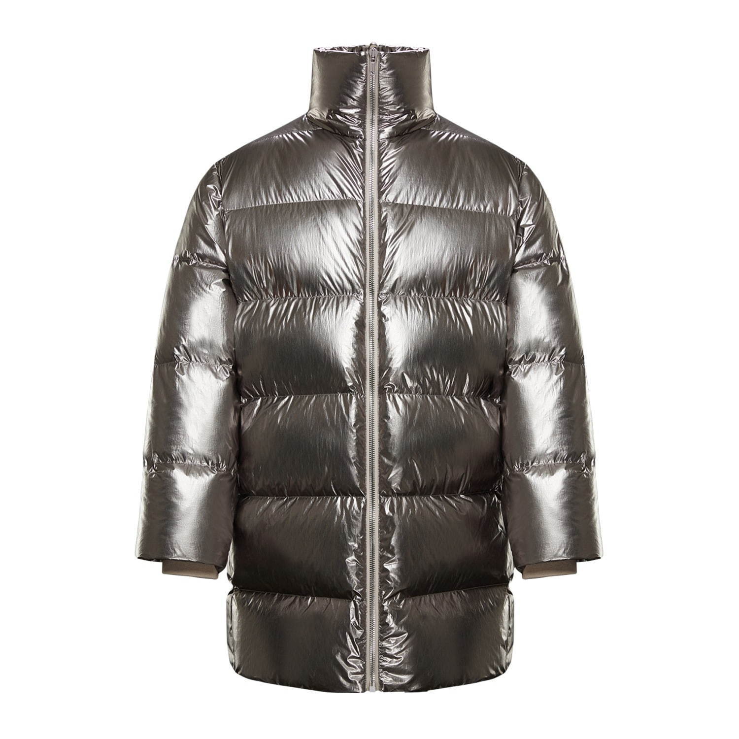 モンクレール + リック・オウエンス」のダウンジャケット、光線