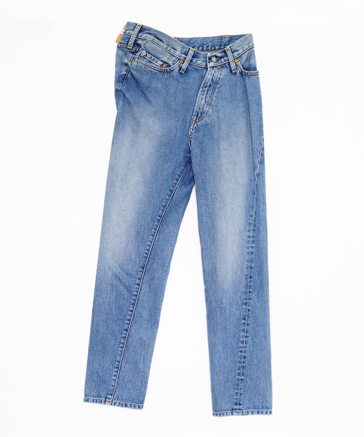 リーバイス×ファセッタズム、アシンメトリー＆捻りディテールの