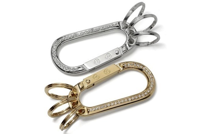 ユニフォーム エクスペリメント初の