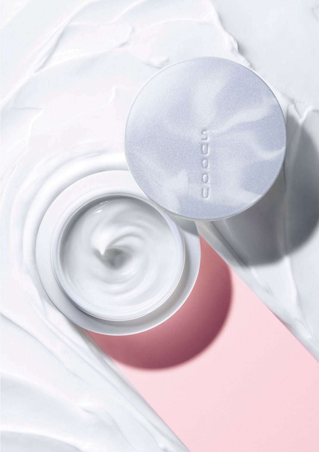 小顔効果のSUQQU“顔筋マッサージ”が進化、テクスチャー＆香りが3段階で