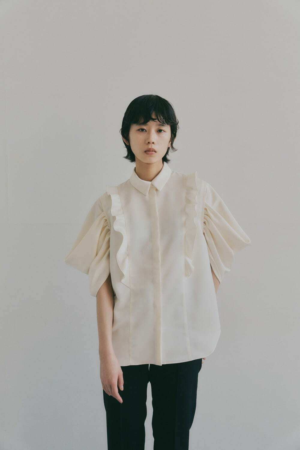 hue hue day to evening ブラウス DAY TO EVENING フリルパール