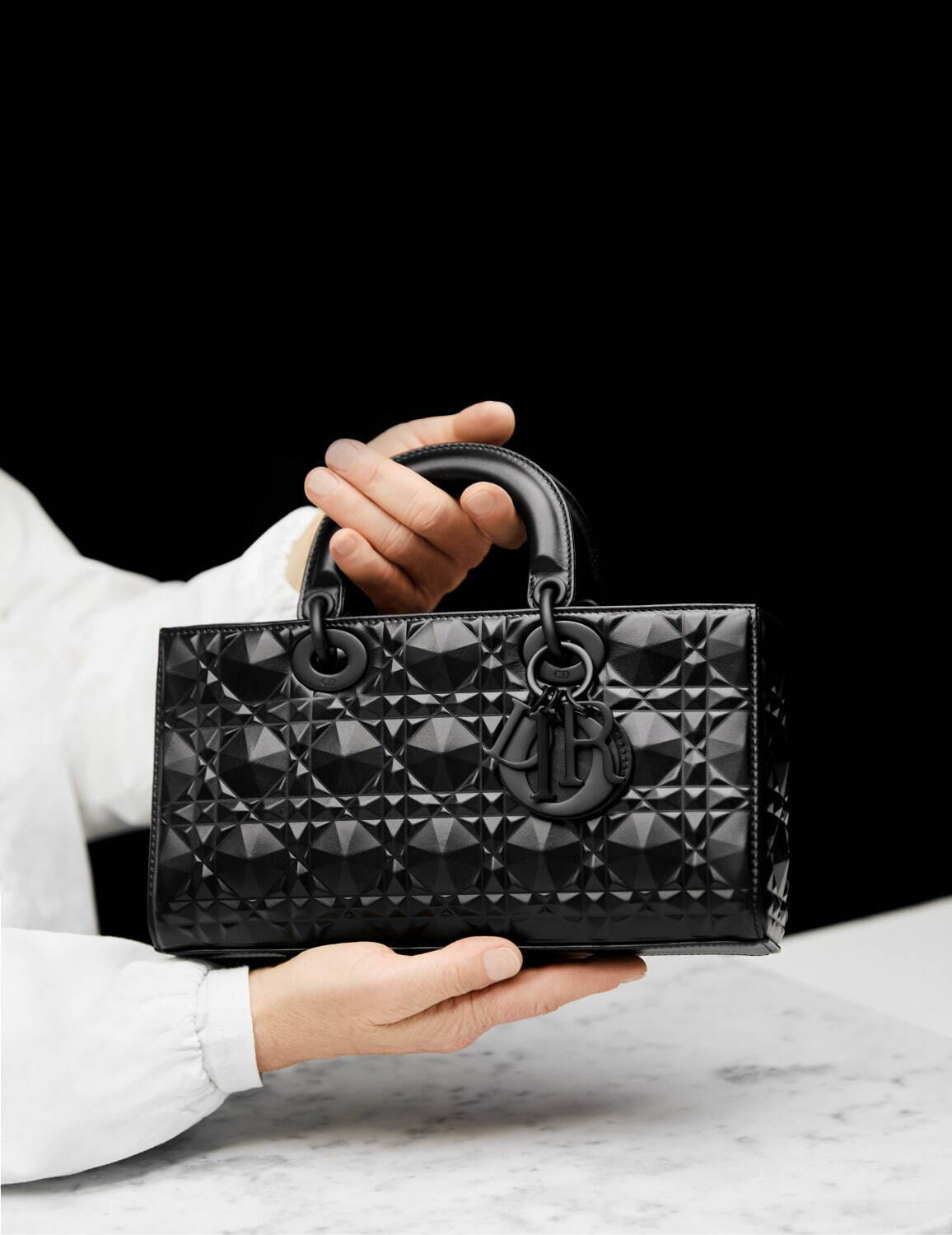 ディオール“横長シルエットのレディ ディオール”「レディ D-JOY」新作