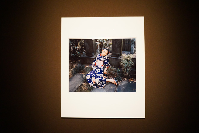 荒木経惟の新作「東京墓情」が日本初公開、シャネル・ネクサス・ホール