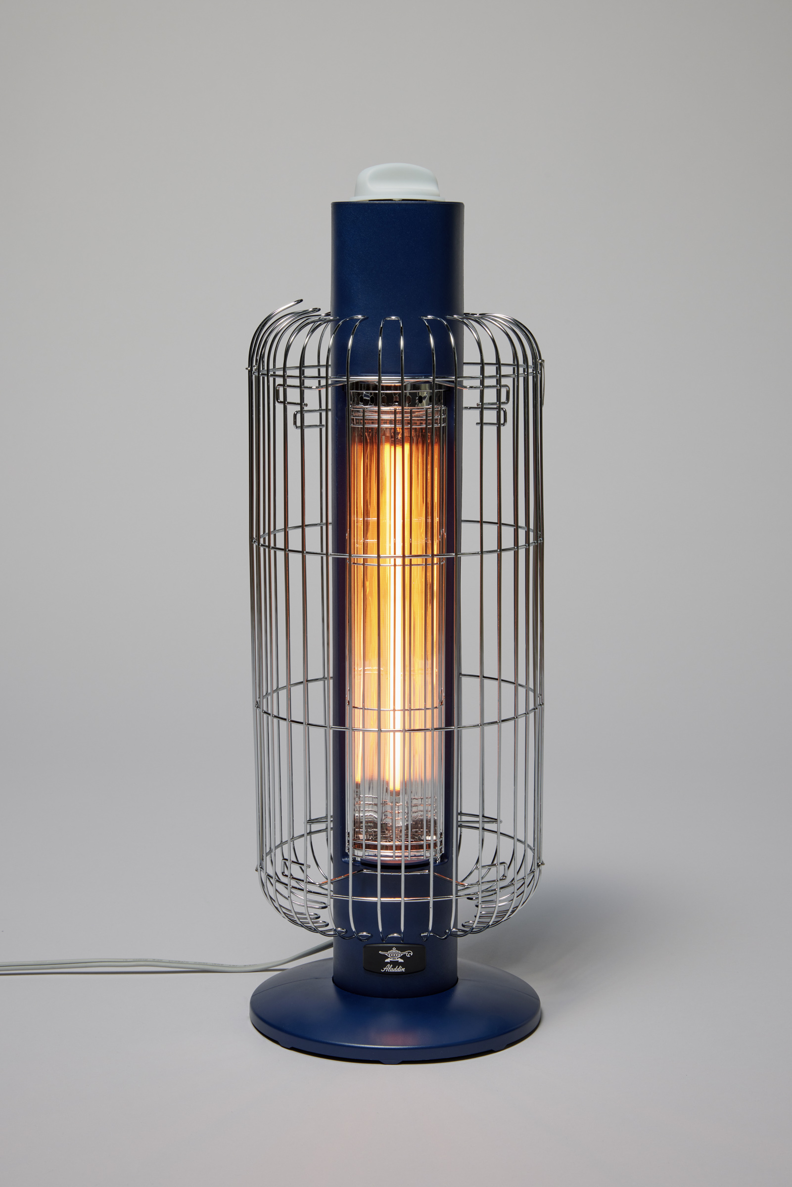 アラジン×ビームス ジャパン新作、定番ストーブが深緑に