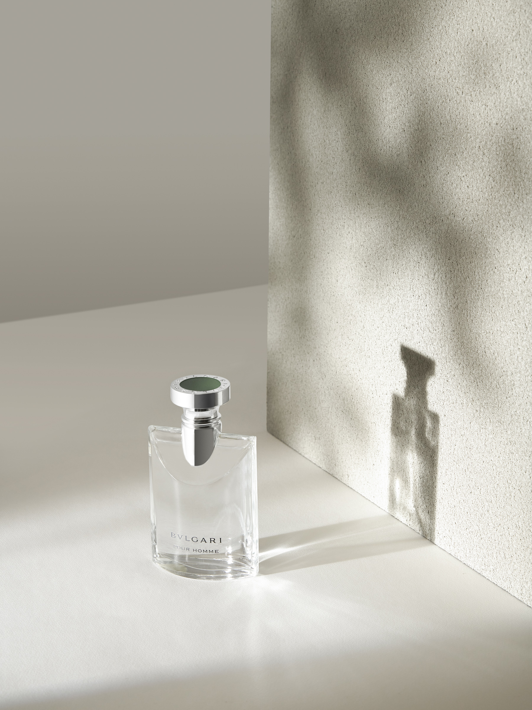 ブルガリがアイコニックな香りを深化させた新作「プールオム