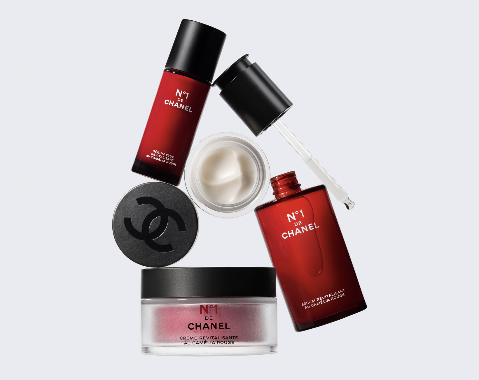 シャネル」が新アイセラムを発売 回転式アプリケーターを搭載
