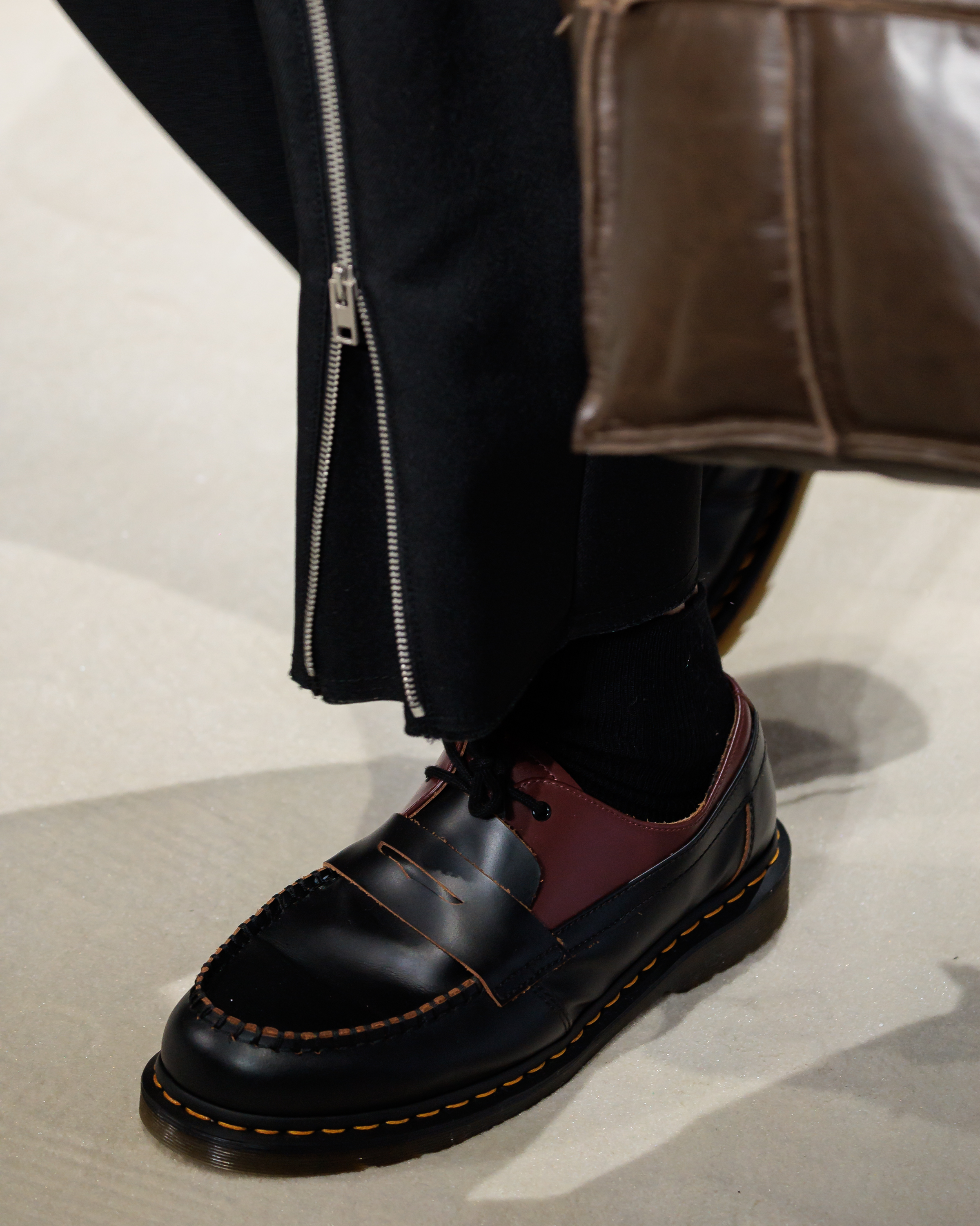 エムエム6×ドクターマーチン ブーツやローファーが2024年秋冬