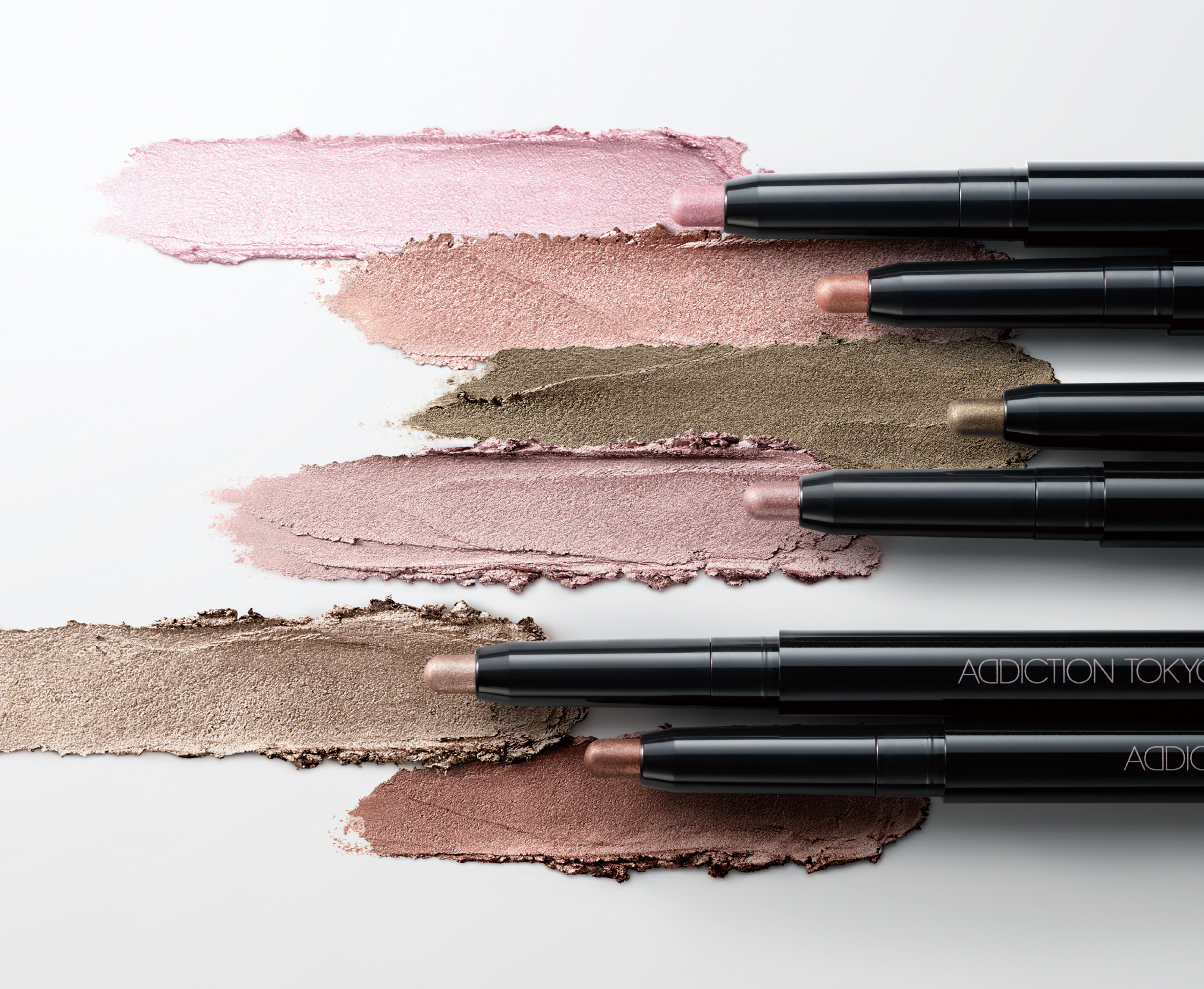 日々是コスメ】10秒でアイメイクが完了!? ローラ メルシエの「キャビア