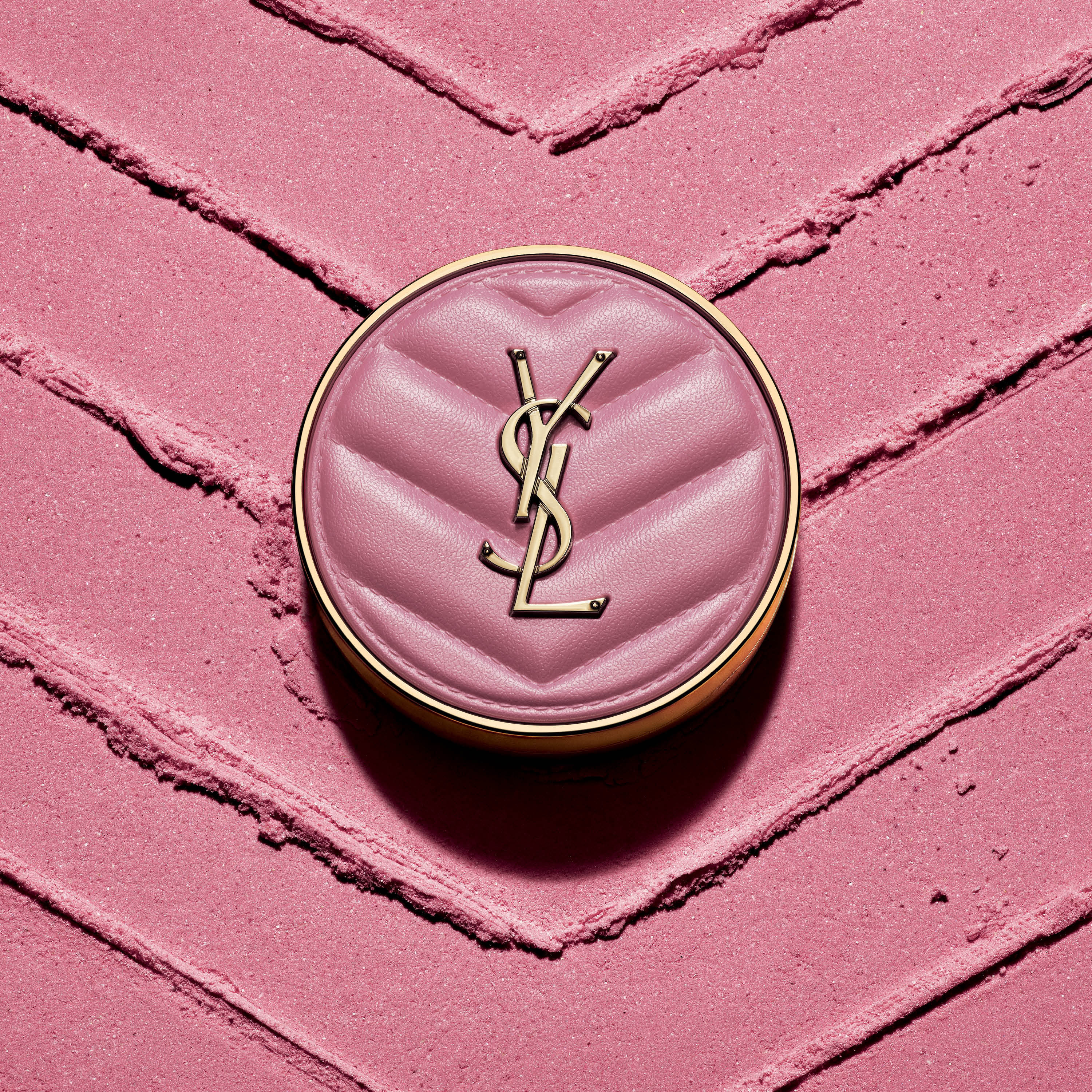 新春コスメ】YSLが自然に肌の凹凸をぼかすパウダーチークを発売