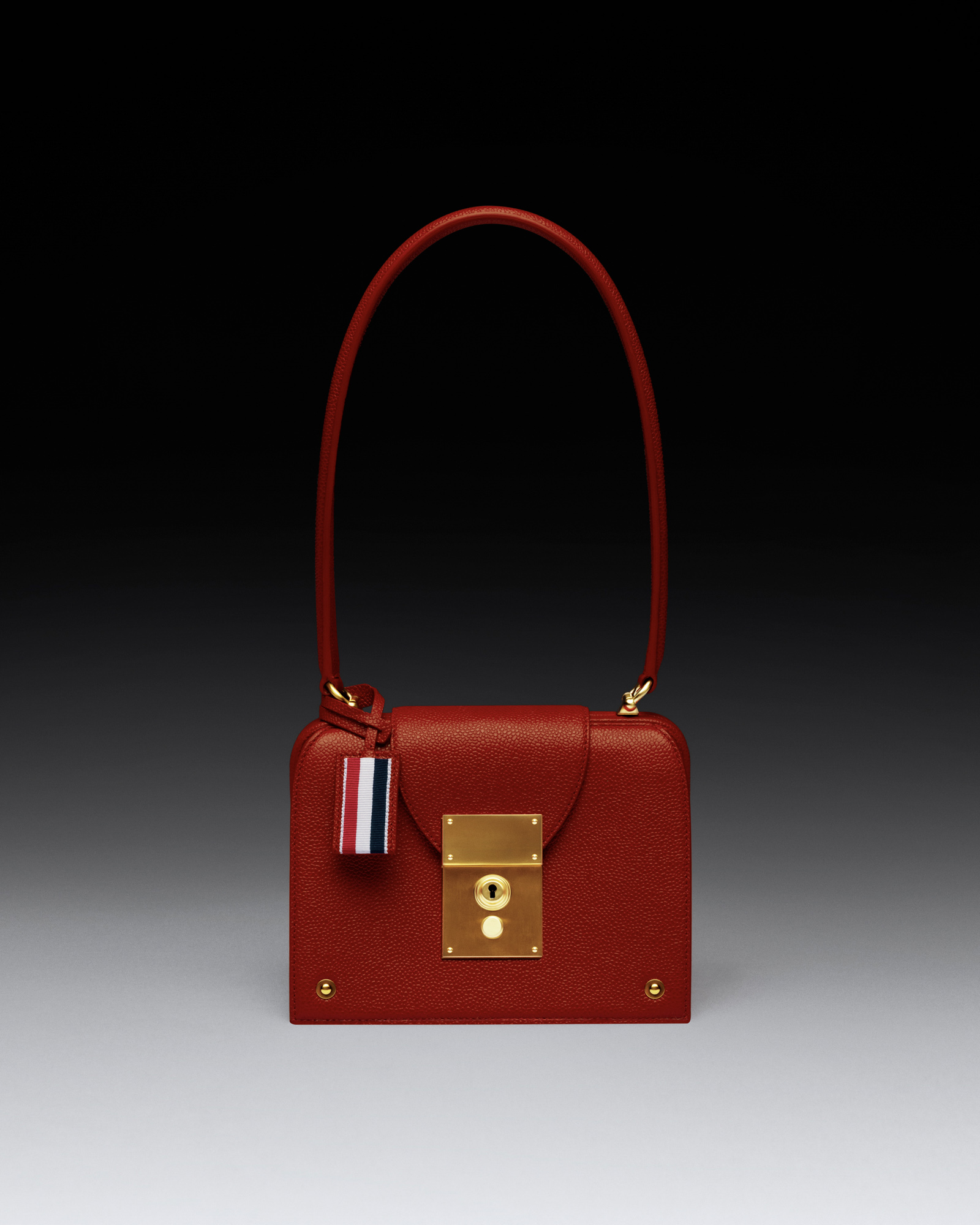 トム ブラウンが新年を祝した新作を発売 4BARをヘビにアレンジ