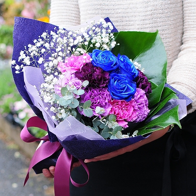 ムーンダストとブルーローズのブーケ ムーンダスト 世界で唯一の青い